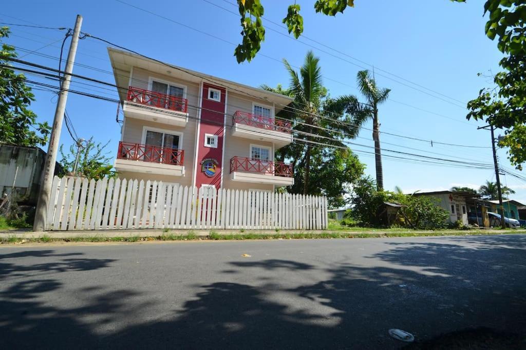 Caribbean Villages Aparments ボカス・タウン エクステリア 写真